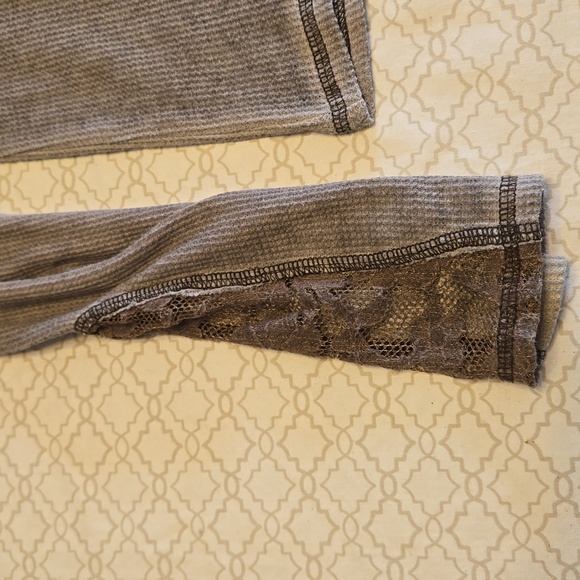 Ladies Top from Maurices Size M - Picture 5 of 11